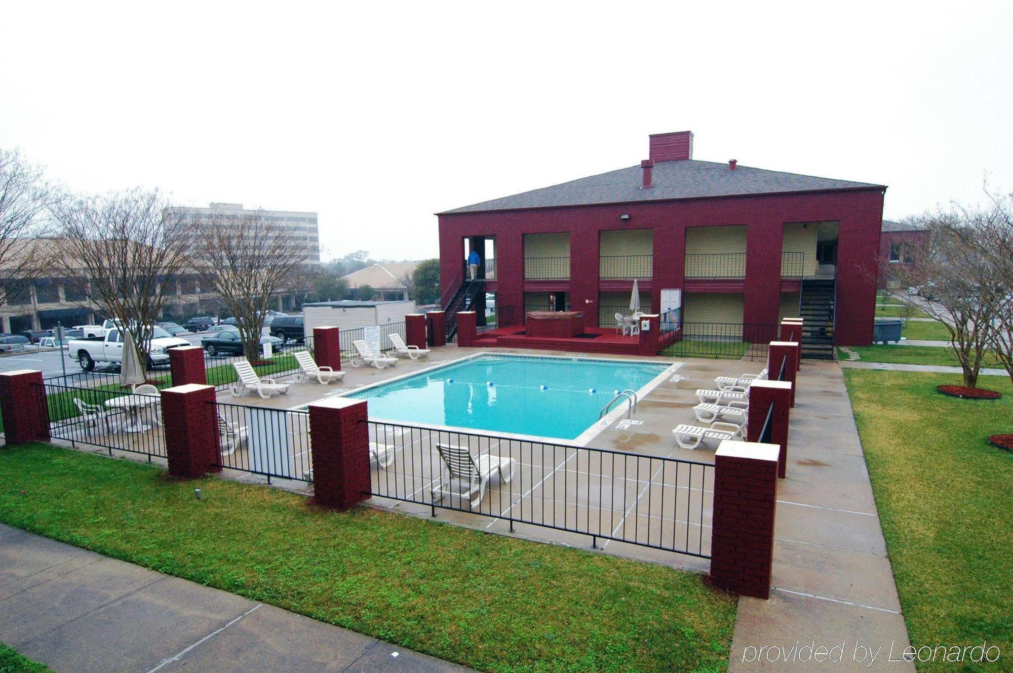 Days Inn By Wyndham College Station University Drive Exterior foto